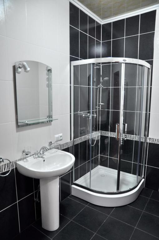 Focus Hotel Khust Bagian luar foto