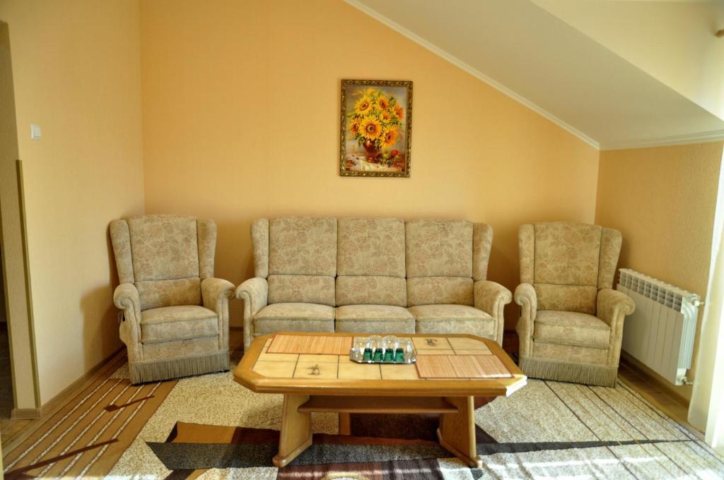 Focus Hotel Khust Bagian luar foto