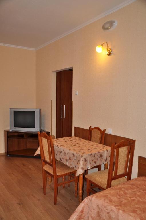 Focus Hotel Khust Bagian luar foto