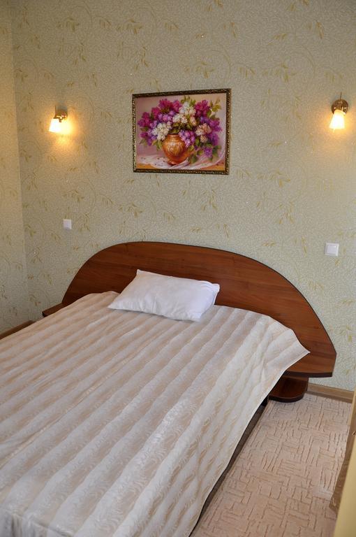 Focus Hotel Khust Bagian luar foto